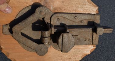 Einfacheres Türschloss mit Hohlschlüssel