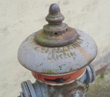 Schwerer gusseiserner Hydrant um 1890